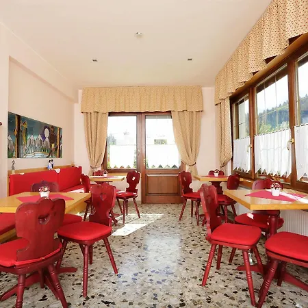 Hotel Al Sole Fusine in Valromana